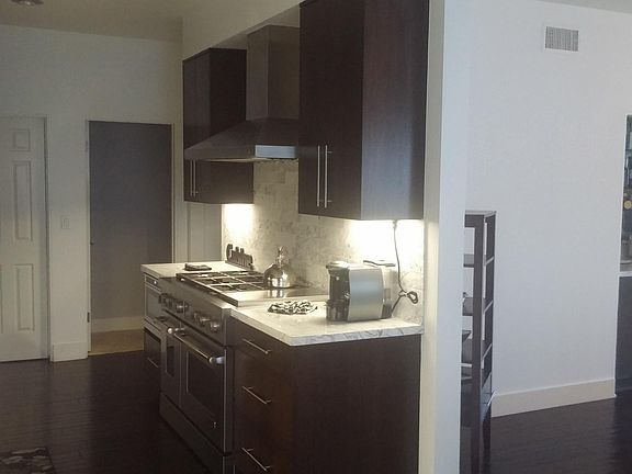 4th image of 125 Avenue E
