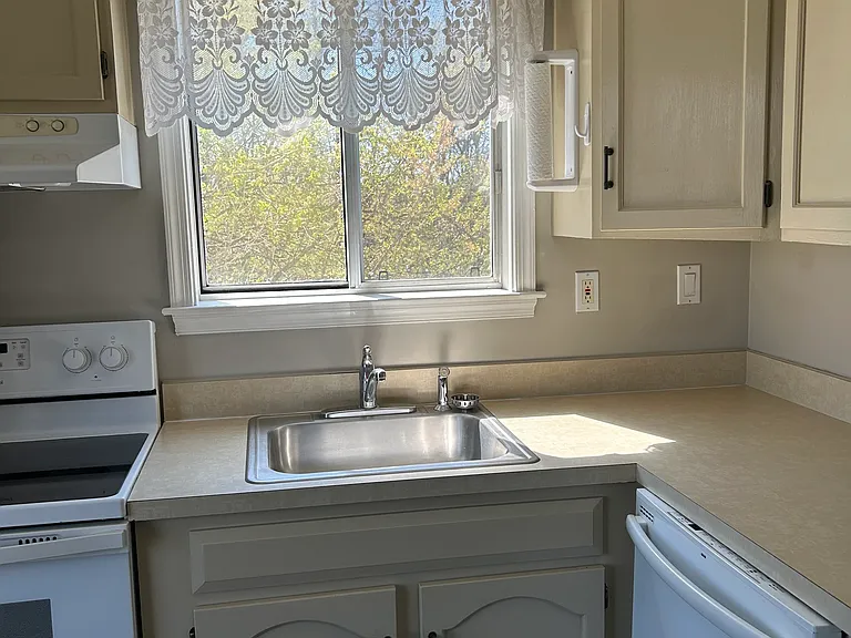 113B Kittery Ct #B — Photo 7