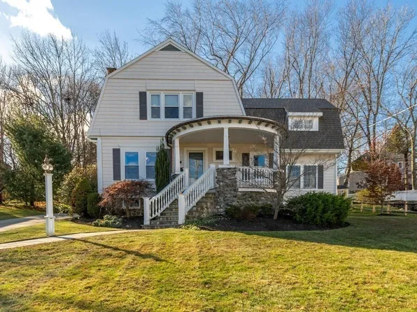 315 Summer Ave, Reading, MA 01867