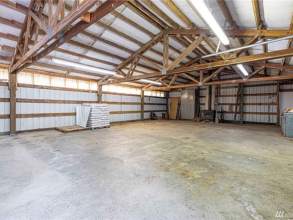 3rd image of 482 E Hyland Dr