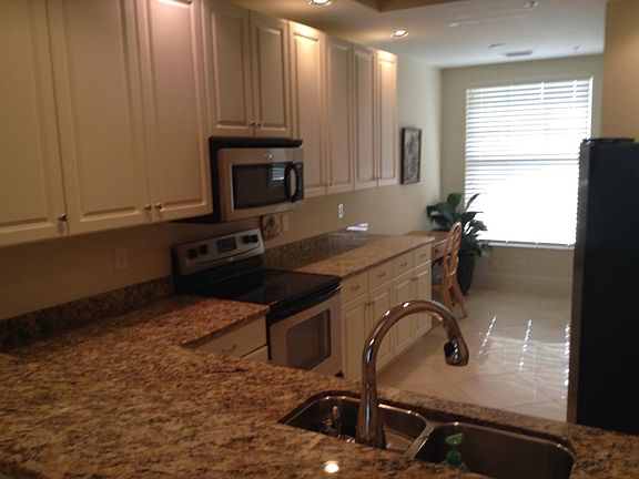 4th image of 5068 Annunciation Cir Unit 303