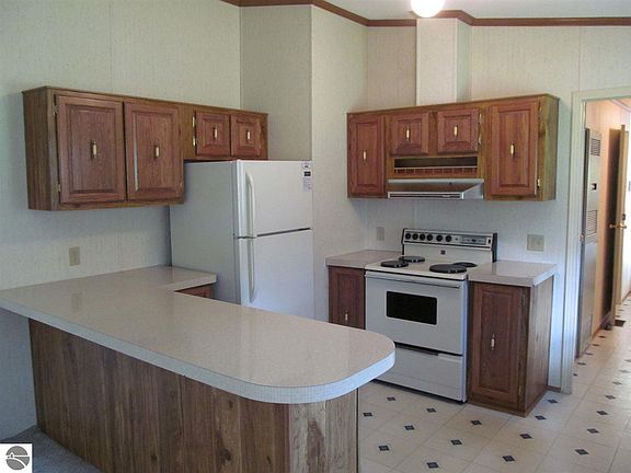 5th image of 9592 Peterson Dr