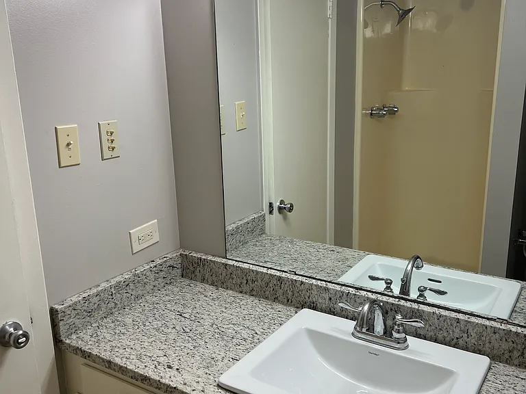 1131 Louise St — Photo 29