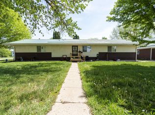 204 4th Ave #1, Vinton, IA 52349