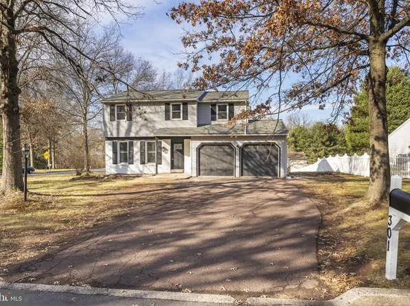 301 Thistle Ln, Perkasie, PA 18944