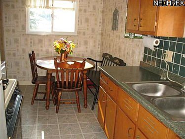 4th image of 326 Gayle Dr