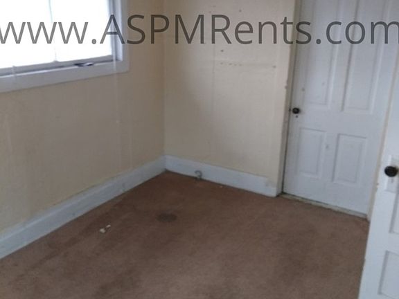 3rd image of 864 W Arapahoe Ave