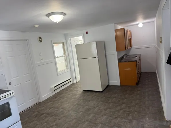 21-25 Pratt St #3, Fitchburg, MA 01420