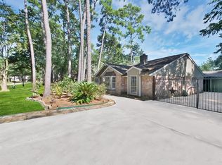 6535 Point Clear Dr, Houston, TX 77069