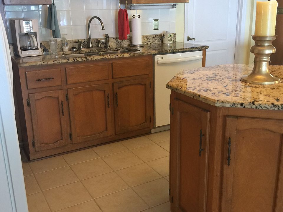 85 Lake View Dr, Muscle Shoals, AL 35661 Zillow