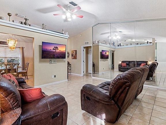 5th image of 10507 NW 146th Pl