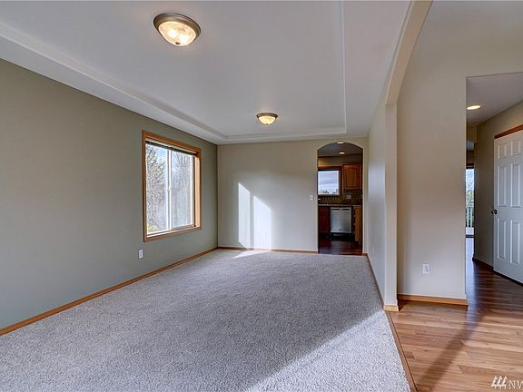 5th image of 662 Joy St