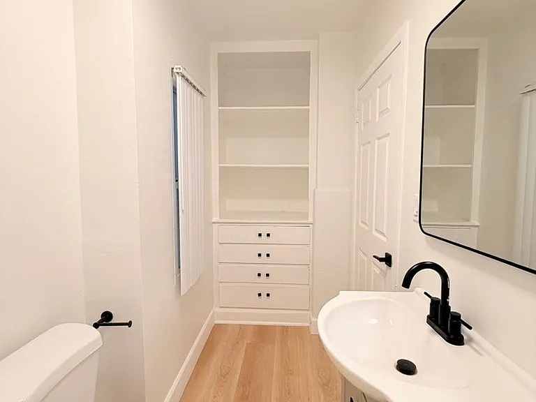 4705 Willowbrook Ave — Photo 10