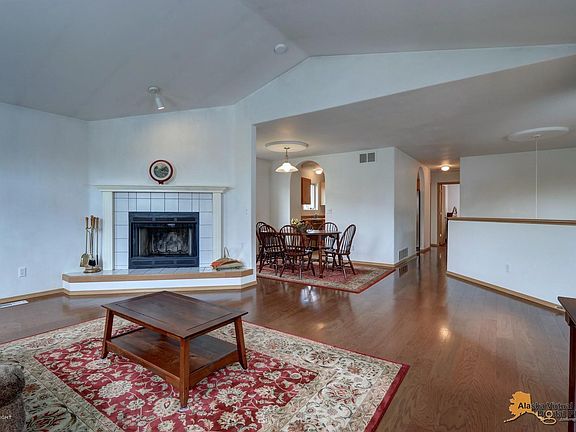 4th image of 511 Saint Lazaria Cir
