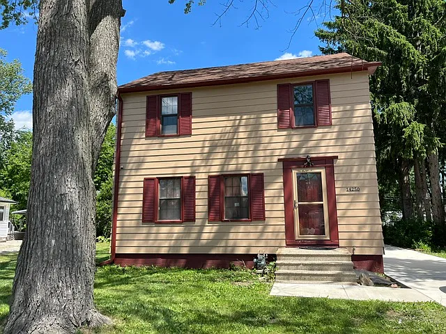 3 bed, 1264 sqft, $2,100 — Photo 2