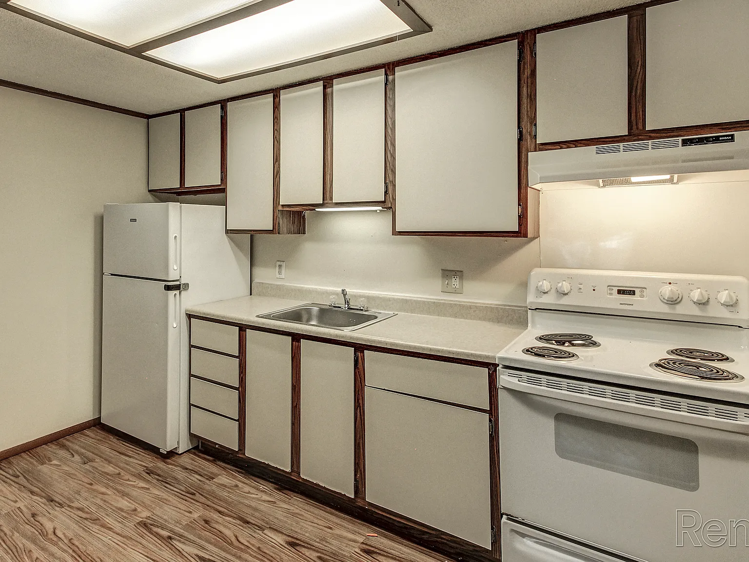 Willowood Apartments — Photo 3