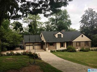 2561 Mountain Woods Dr, Vestavia, AL 35216