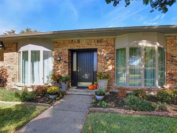 2nd image of 2921 Sewanee Dr