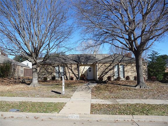 2nd image of 2320 Woodglen Dr