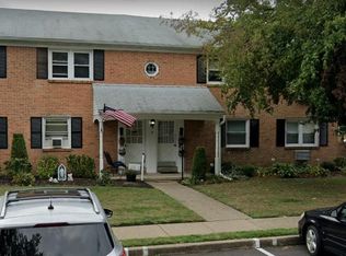11 Sunnybrook Rd, Stratford, NJ 08084
