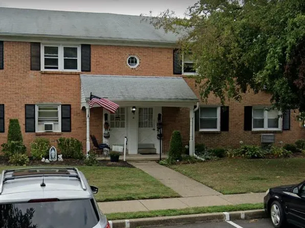 11 Sunnybrook Rd, Stratford, NJ 08084