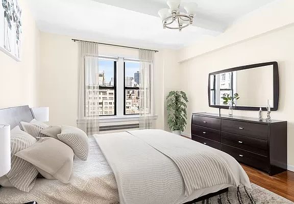5th image of 319 E 50th St APT 12K