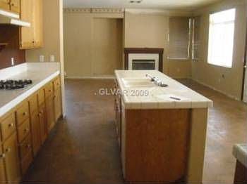 4th image of 1109 Moorpoint Dr