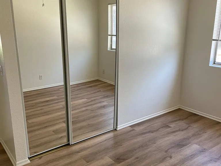 1869 Clearwater Dr — Photo 17