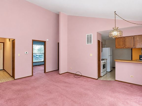 5th image of 7510 Washington St