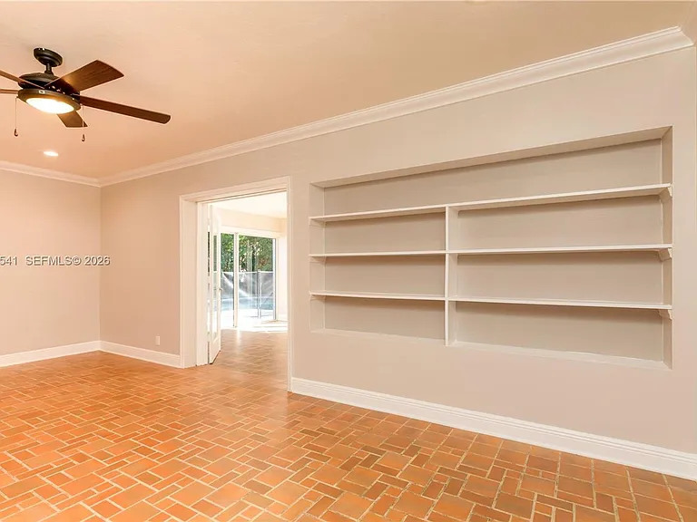 1350 Mendavia Ave — Photo 9