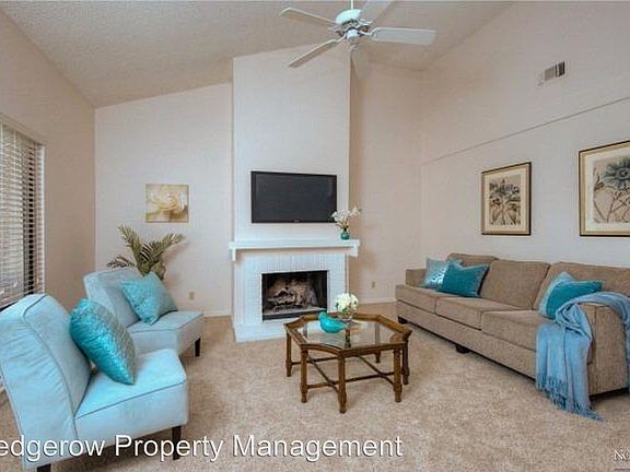 4th image of 910 Mariposa Ln