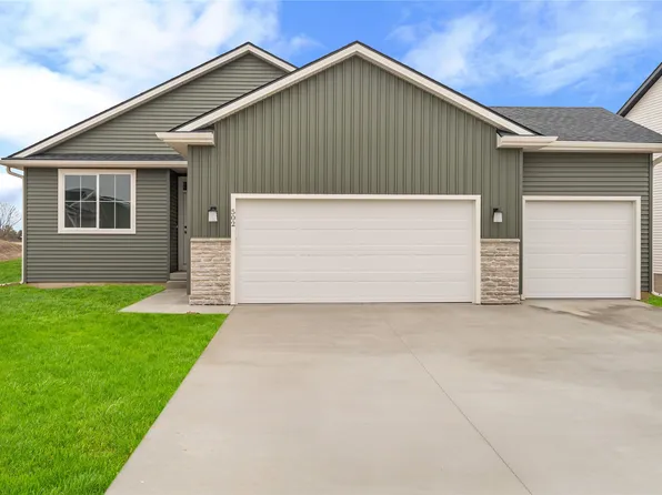 502 N 20th St, Indianola, IA 50125