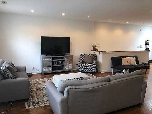 5th image of 3824 N Ashland Ave APT 3