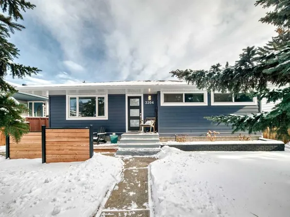 3304 W 46th St SW, Calgary, AB T3E 3W8