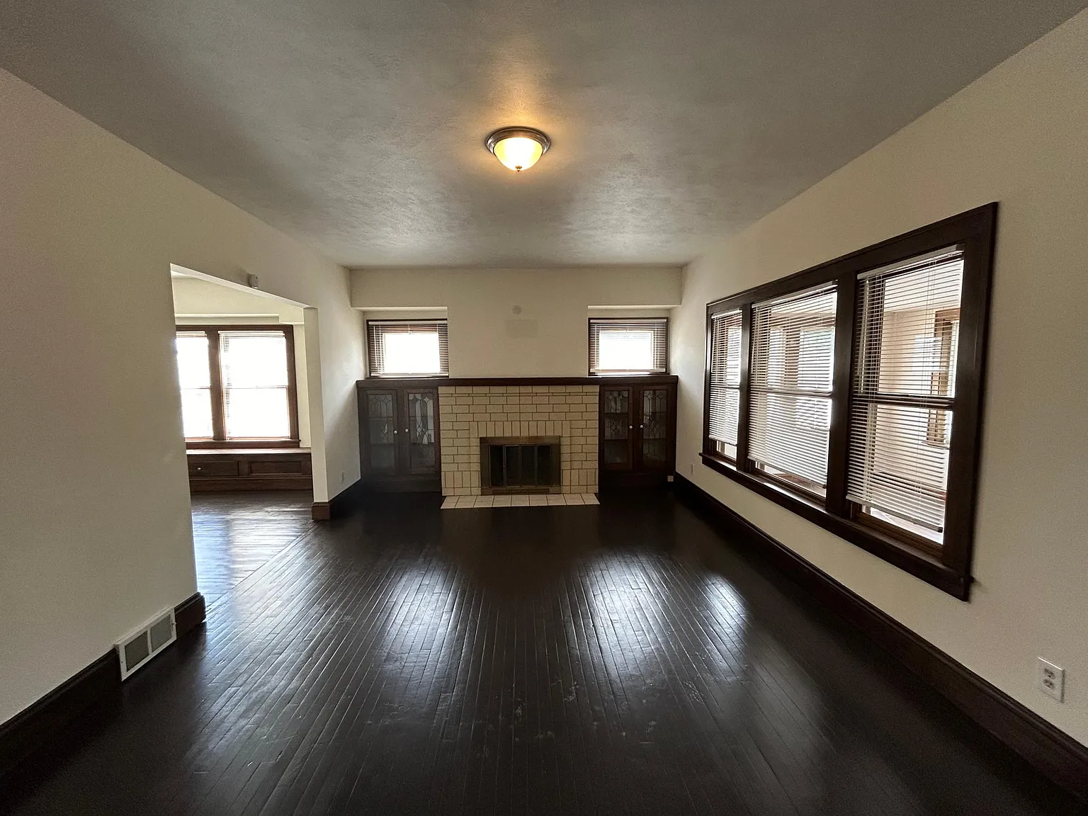3 bed, 1100 sqft, $1,175 — Photo 1