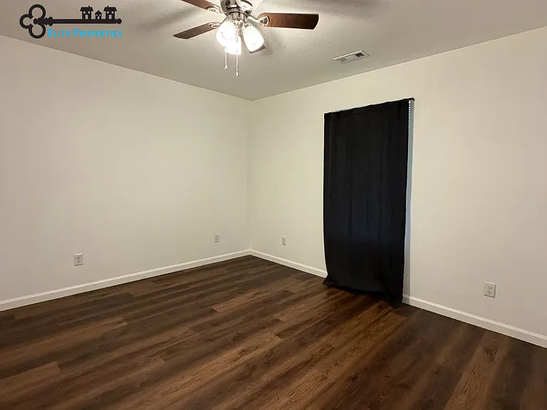 231 E Myrtle St #B — Photo 4