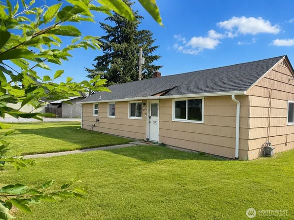 805 1/2 4TH Avenue SW, Puyallup, WA 98371
