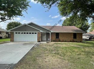 704 W 7th St, Justin, TX 76247