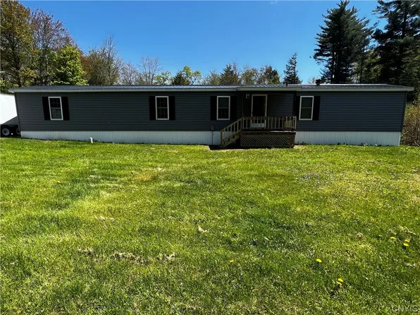 76 Kenyon Rd, Mexico, NY 13114