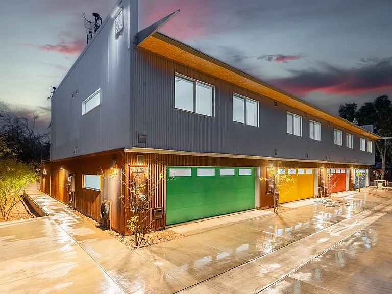 2047 S Hammond Dr — Photo 17