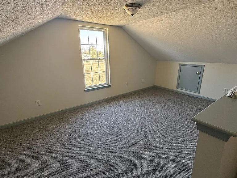 105 Taylors Ct — Photo 14