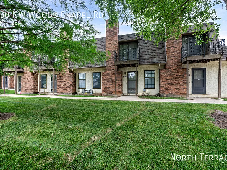 250 NW Woods Chapel Rd — Photo 9