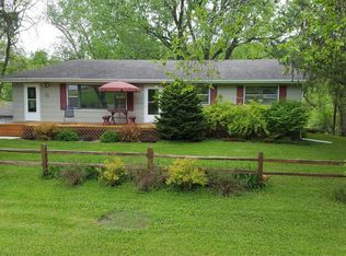 1050 Town Hall Rd, La Crescent, MN 55947