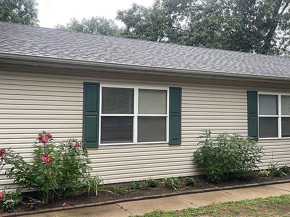 3rd image of 10816 Potomac Dr