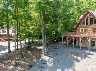 28 Upper Ridge Rd, Black Mountain, NC 28711