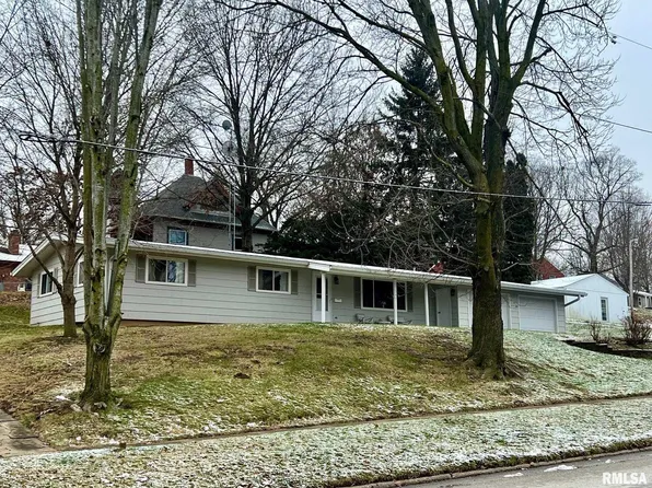404 W Lincoln Ave, Petersburg, IL 62675
