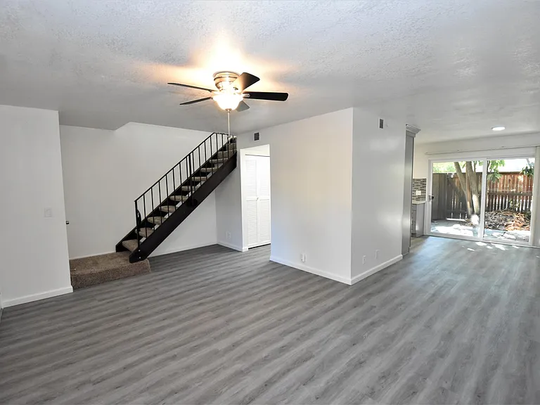 2148 Bella Casa St — Photo 10