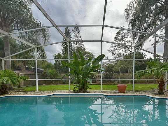 2nd image of 12760 Forestedge Cir