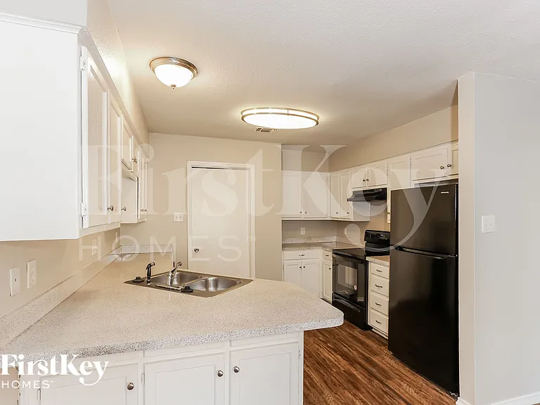 6000 Lavaca Dr — Photo 7