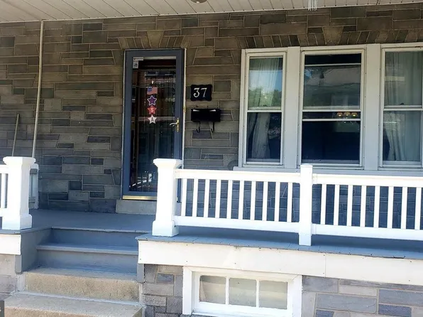 37 E Walnut St, Ephrata, PA 17522